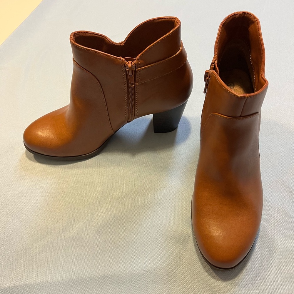New Giani Bini Dress Ankle Boot Size 8 In Cinnamon